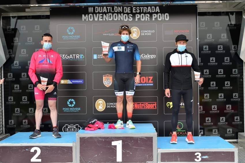 podio masculino duatlon movendonos por poio